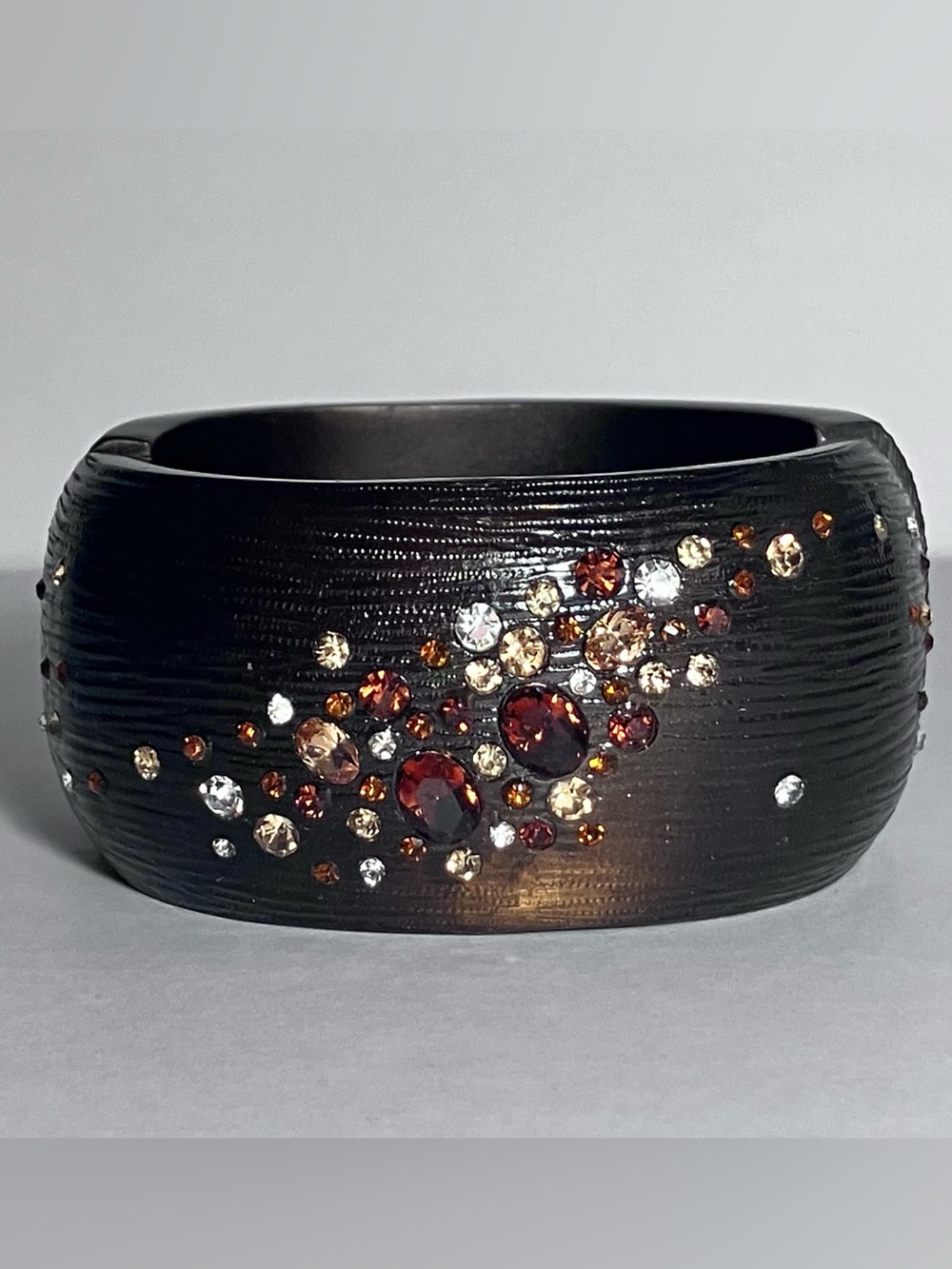 Black-Brown LUCITE BANGLE With SPARKLING CRYSTALS / Magnetic Closure / 7in Wrist